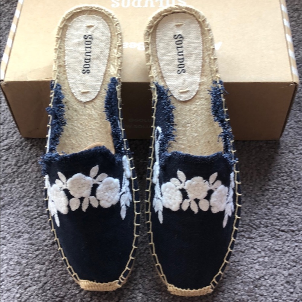 *NWT* Soludos - Frayed Floral Mule